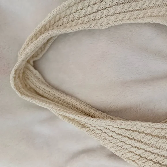 Cream Crochet Bag With Red  Heart Patterned  NWOT - Picture 5 of 5